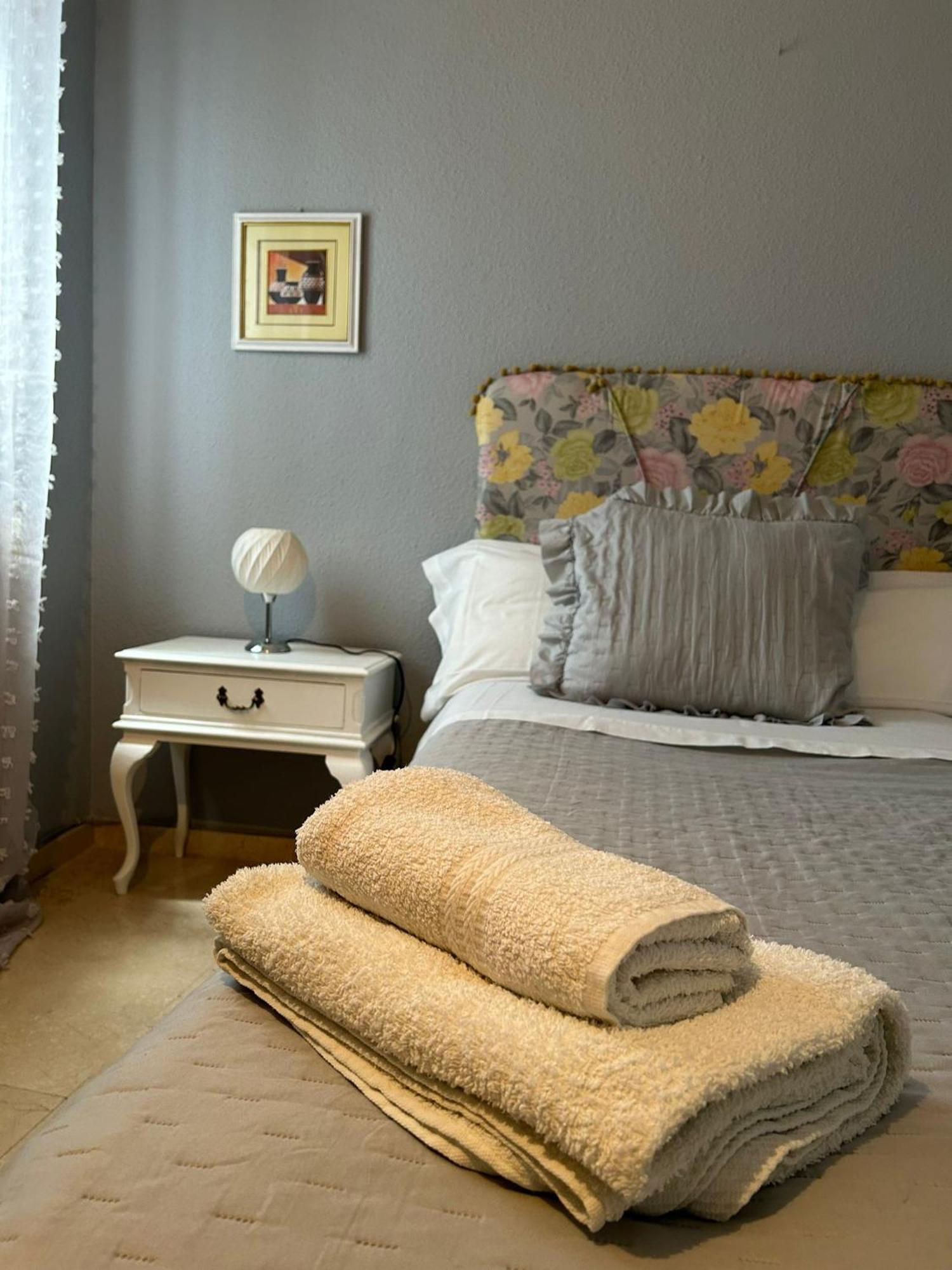 Apartamento La Iglesia อัลโมโดวาร์ เดล ริโอ ภายนอก รูปภาพ